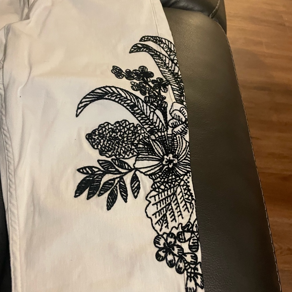 Jeans - Picture 2 of 3